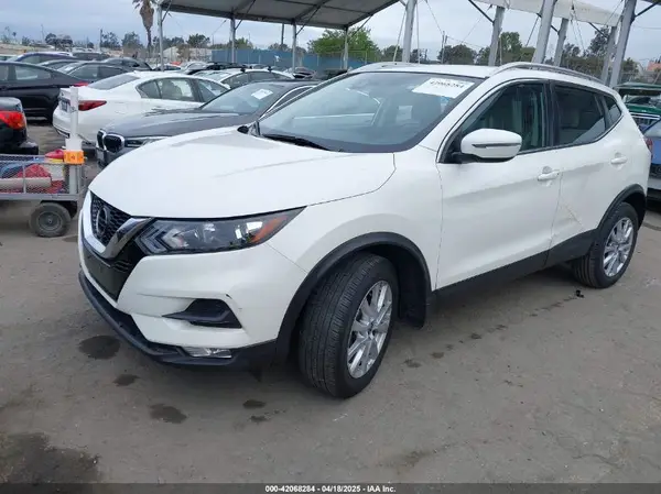 JN1BJ1BV8NW344798 2022 NISSAN ROGUE - Image 2