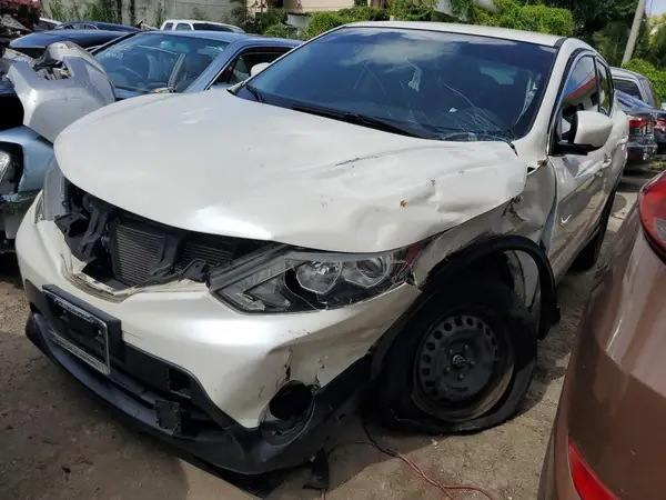 JN1BJ1CP0HW000144 2017 NISSAN ROGUE - Image 1