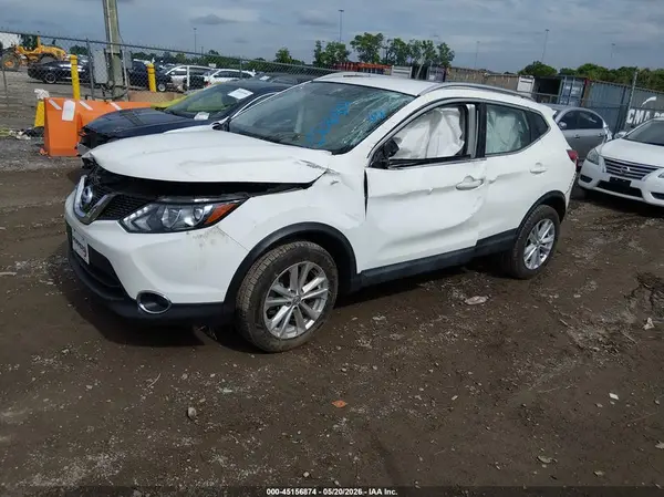 JN1BJ1CP0HW004792 2017 NISSAN ROGUE - Image 2
