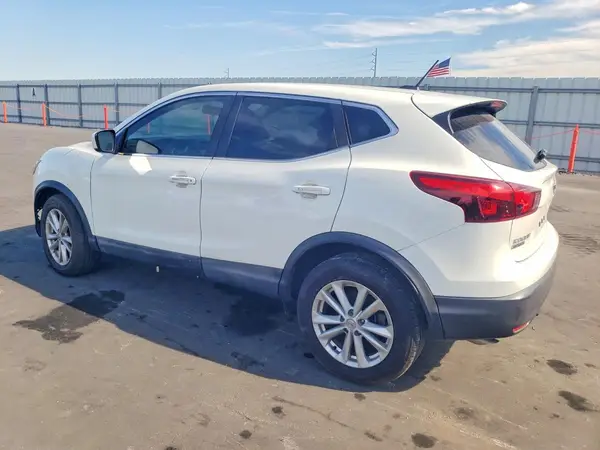JN1BJ1CP0HW005280 2017 NISSAN ROGUE - Image 2