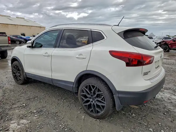 JN1BJ1CP0HW006719 2017 NISSAN ROGUE - Image 2