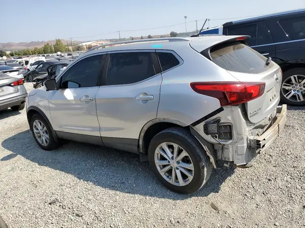 JN1BJ1CP0HW006896 2017 NISSAN ROGUE - Image 2