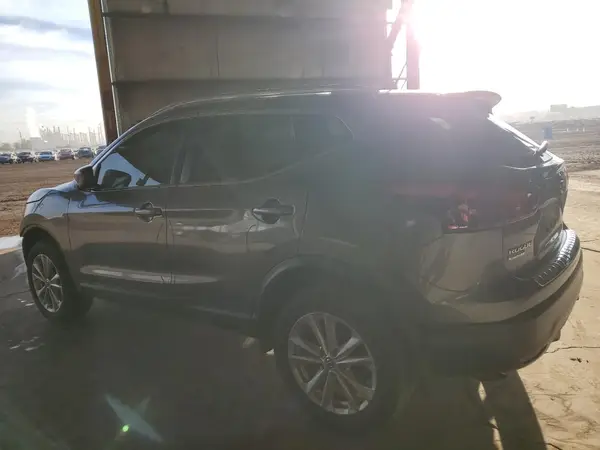 JN1BJ1CP0HW010060 2017 NISSAN ROGUE - Image 2