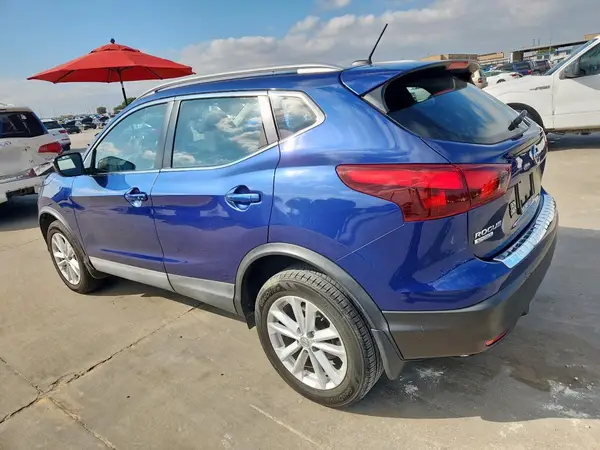 JN1BJ1CP0HW010236 2017 NISSAN ROGUE - Image 2