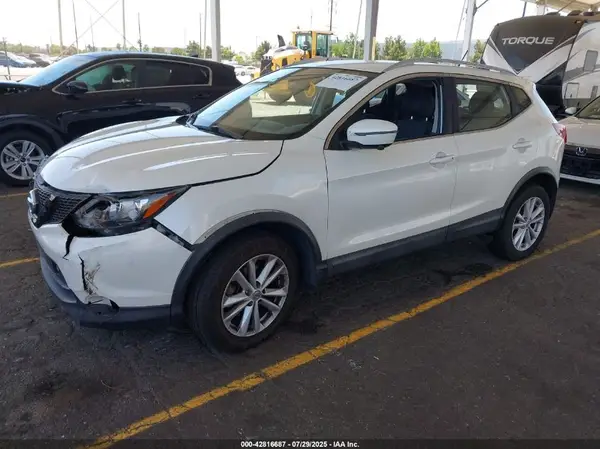 JN1BJ1CP0HW011936 2017 NISSAN ROGUE - Image 2