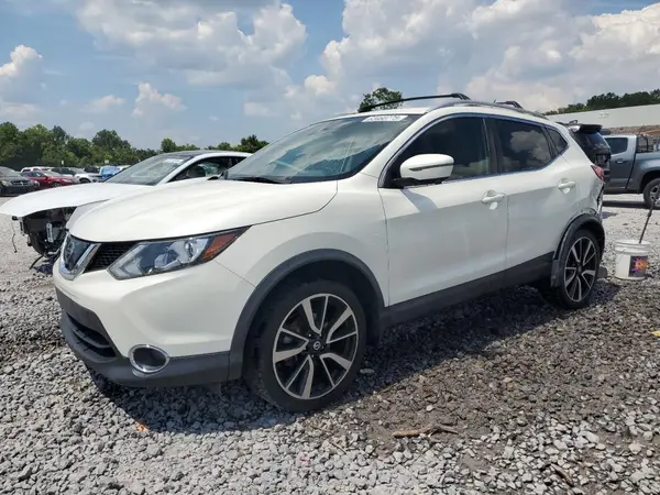 JN1BJ1CP0HW013198 2017 NISSAN ROGUE - Image 1