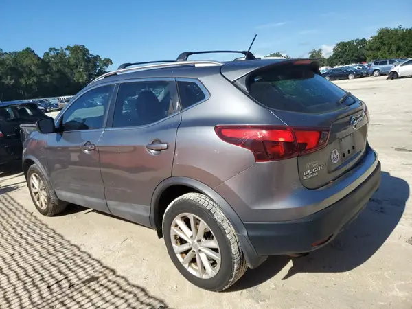 JN1BJ1CP0HW014674 2017 NISSAN ROGUE - Image 2