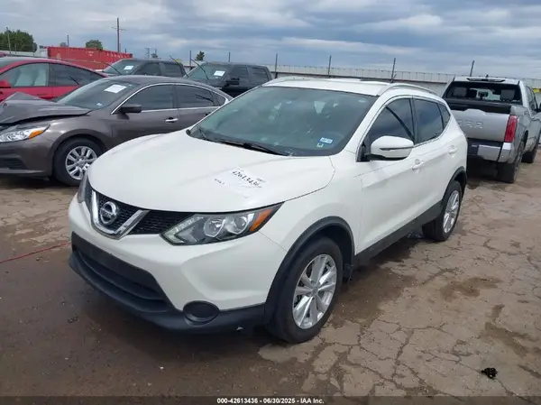 JN1BJ1CP0HW014917 2017 NISSAN ROGUE - Image 2