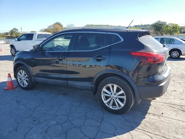 JN1BJ1CP0HW018420 2017 NISSAN ROGUE - Image 2