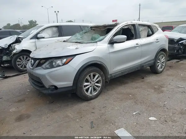 JN1BJ1CP0HW019955 2017 NISSAN ROGUE - Image 2