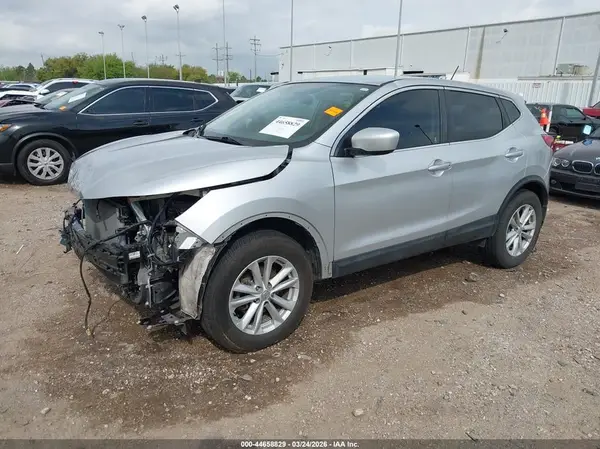 JN1BJ1CP0HW021043 2017 NISSAN ROGUE - Image 2