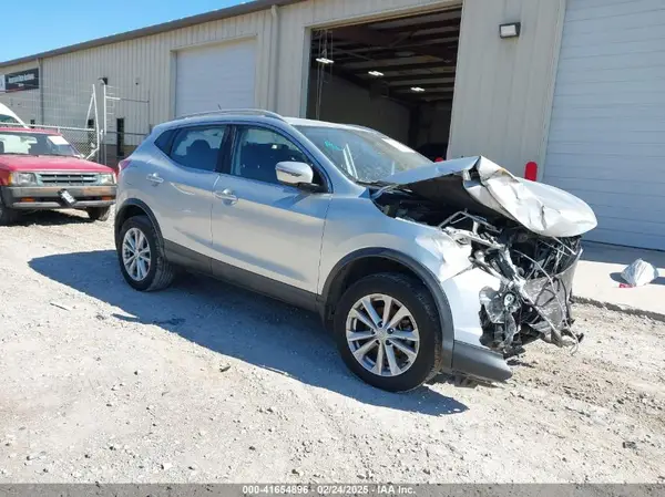 JN1BJ1CP0HW022919 2017 NISSAN ROGUE - Image 1