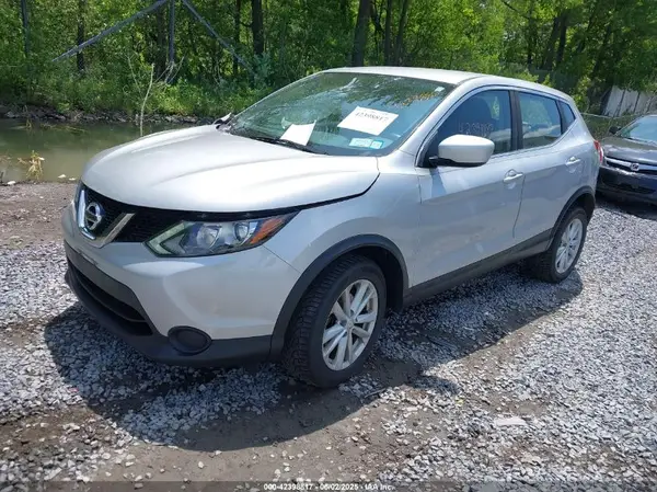 JN1BJ1CP0HW026047 2017 NISSAN ROGUE - Image 2