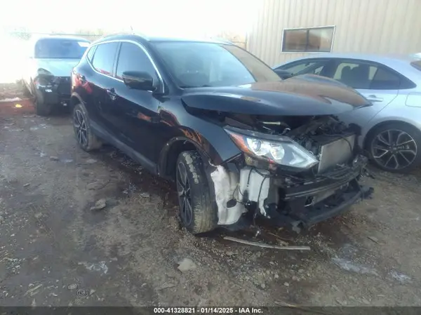 JN1BJ1CP0HW026114 2017 NISSAN ROGUE - Image 1