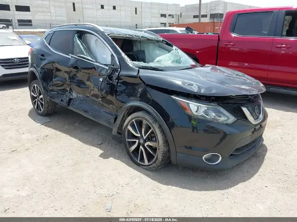 JN1BJ1CP0HW026355 2017 NISSAN ROGUE - Image 1