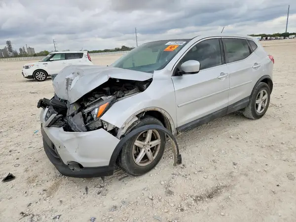 JN1BJ1CP0HW027795 2017 NISSAN ROGUE - Image 1