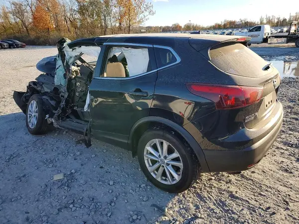 JN1BJ1CP0HW028123 2017 NISSAN ROGUE - Image 2