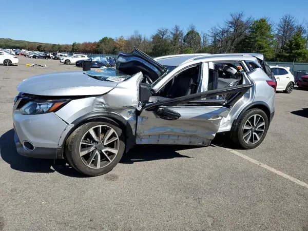 JN1BJ1CP0HW030471 2017 NISSAN ROGUE - Image 1