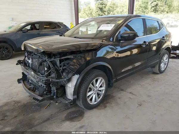 JN1BJ1CP0HW033791 2017 NISSAN ROGUE - Image 2