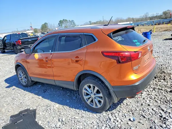 JN1BJ1CP0HW035721 2017 NISSAN ROGUE - Image 2