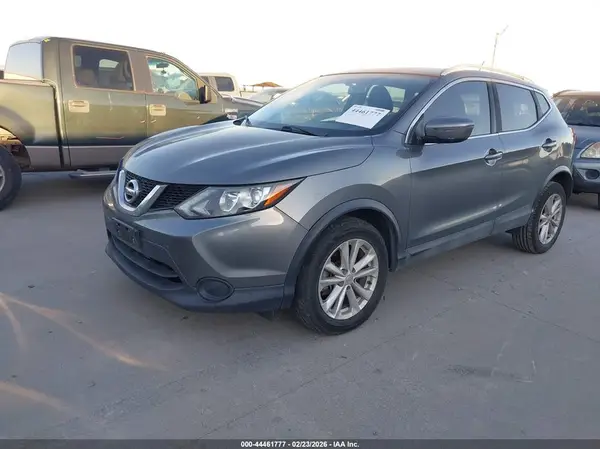 JN1BJ1CP0HW036304 2017 NISSAN ROGUE - Image 2