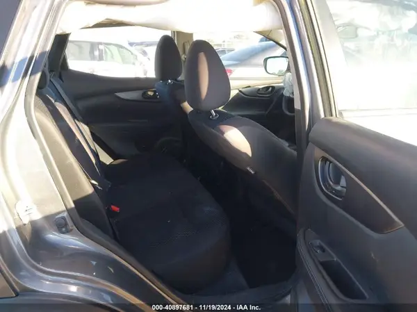 JN1BJ1CP0JW100640 2018 NISSAN ROGUE - Image 8