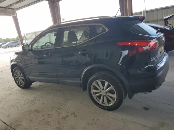 JN1BJ1CP0JW100766 2018 NISSAN ROGUE - Image 2