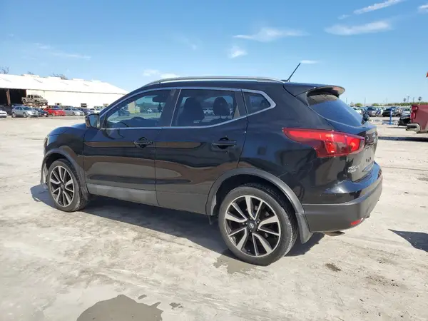 JN1BJ1CP0JW102811 2018 NISSAN ROGUE - Image 2