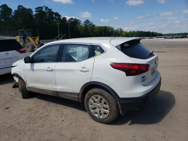 JN1BJ1CP0JW103778 2018 NISSAN ROGUE - Image 2