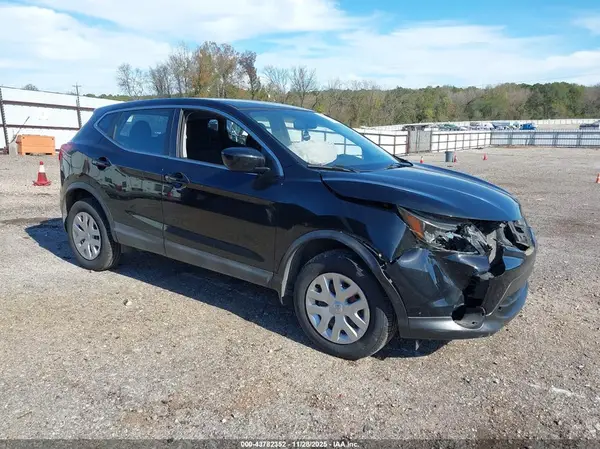JN1BJ1CP0JW105336 2018 NISSAN ROGUE - Image 1