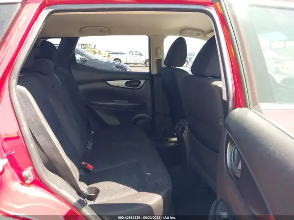 JN1BJ1CP0JW105787 2018 NISSAN ROGUE - Image 8