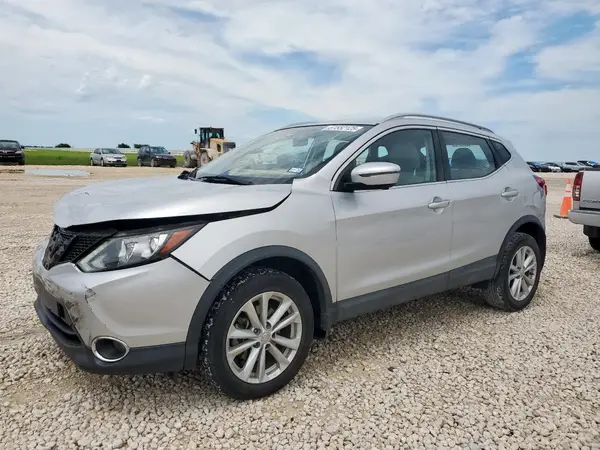 JN1BJ1CP0JW106809 2018 NISSAN ROGUE - Image 1