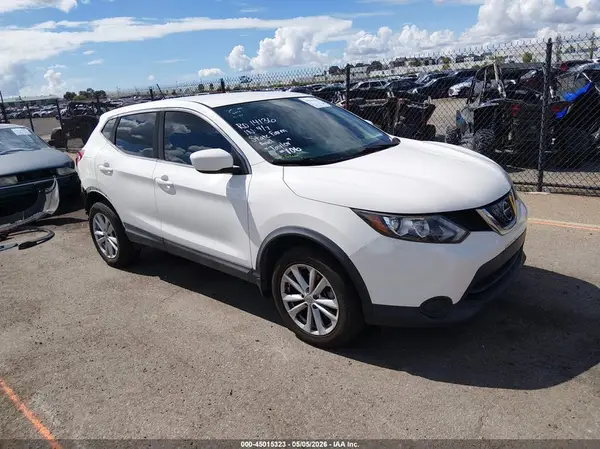 JN1BJ1CP0JW153399 2018 NISSAN ROGUE - Image 1