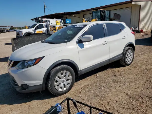JN1BJ1CP0JW156609 2018 NISSAN ROGUE - Image 1