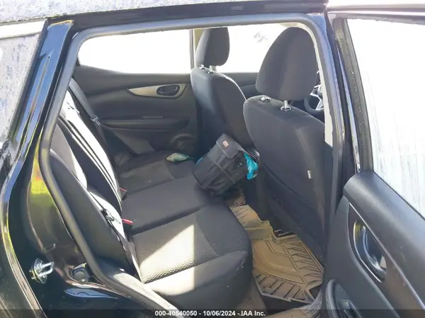 JN1BJ1CP0JW158120 2018 NISSAN ROGUE - Image 8