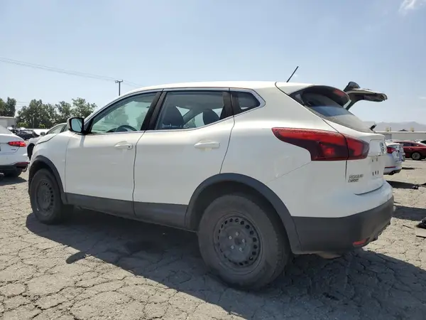 JN1BJ1CP0JW181431 2018 NISSAN ROGUE - Image 2