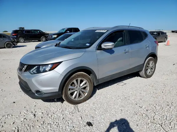 JN1BJ1CP0JW183437 2018 NISSAN ROGUE - Image 1