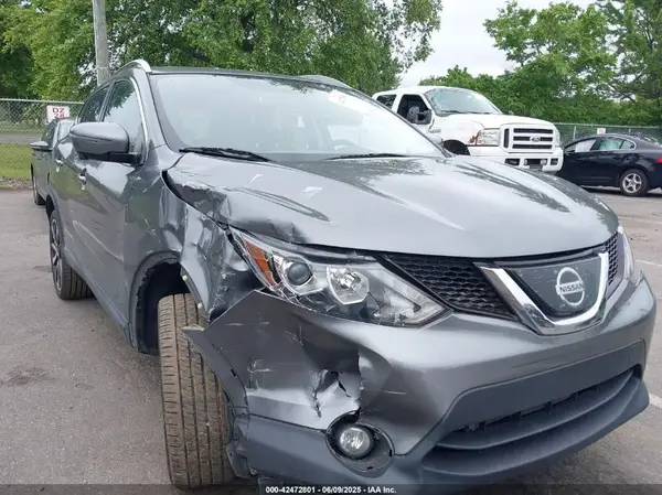 JN1BJ1CP0JW196009 2018 NISSAN ROGUE - Image 1