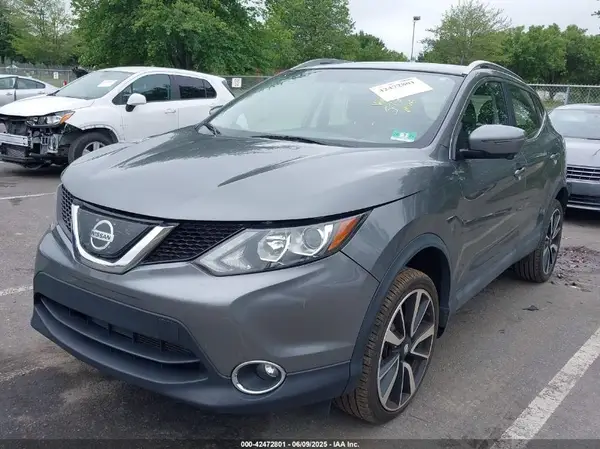 JN1BJ1CP0JW196009 2018 NISSAN ROGUE - Image 2