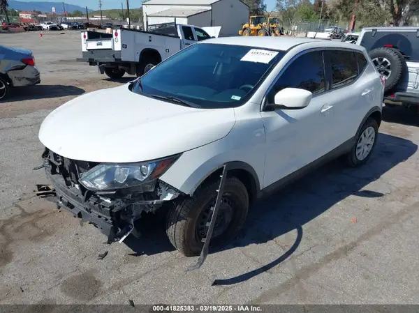 JN1BJ1CP0KW218558 2019 NISSAN ROGUE - Image 2