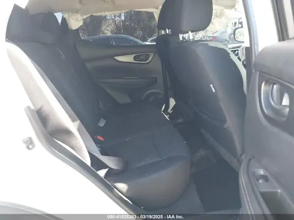 JN1BJ1CP0KW218558 2019 NISSAN ROGUE - Image 8