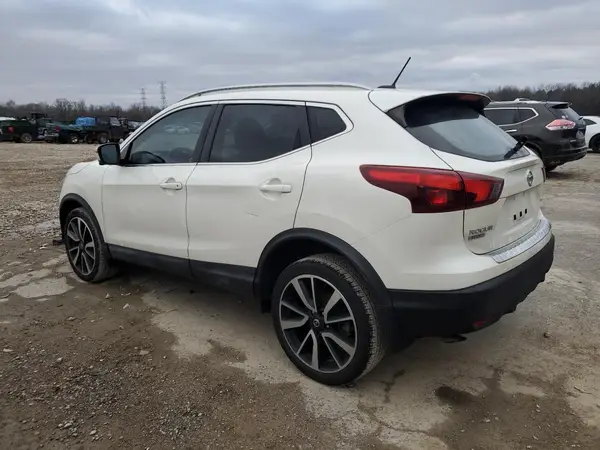 JN1BJ1CP0KW218706 2019 NISSAN ROGUE - Image 2