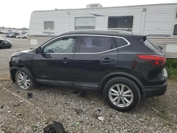 JN1BJ1CP0KW226403 2019 NISSAN ROGUE - Image 2