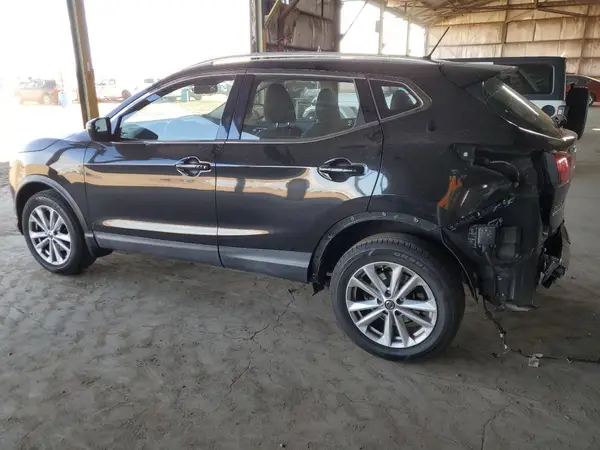 JN1BJ1CP0KW525017 2019 NISSAN ROGUE - Image 2