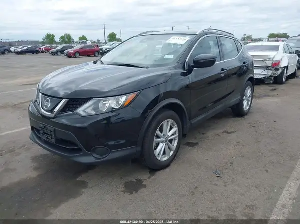 JN1BJ1CP0KW526605 2019 NISSAN ROGUE - Image 2