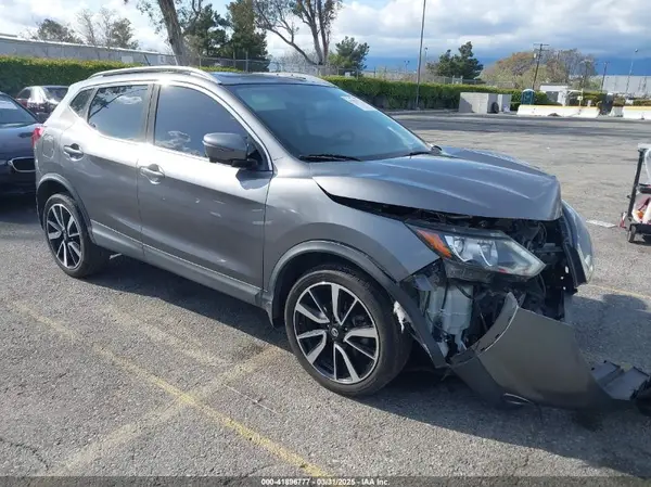 JN1BJ1CP1HW002968 2017 NISSAN ROGUE - Image 1