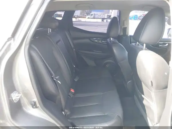 JN1BJ1CP1HW002968 2017 NISSAN ROGUE - Image 8