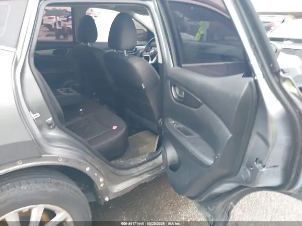 JN1BJ1CP1HW002971 2017 NISSAN ROGUE - Image 8