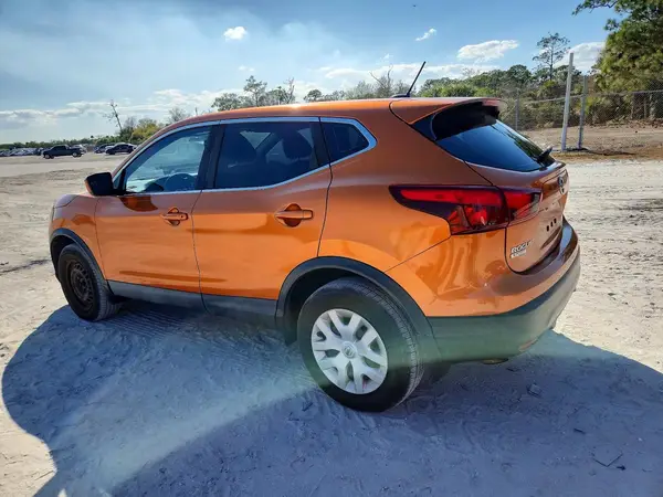 JN1BJ1CP1HW004624 2017 NISSAN ROGUE - Image 2