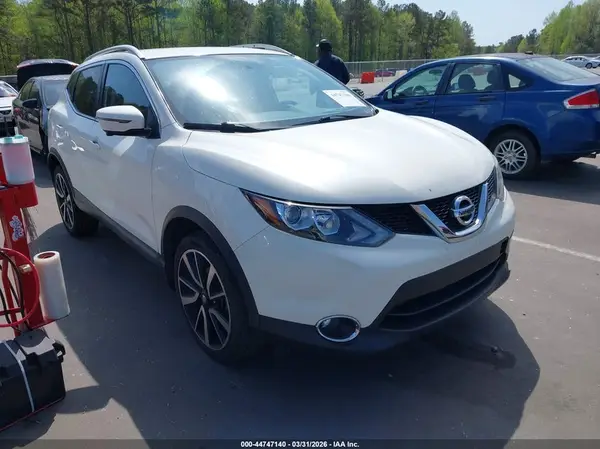 JN1BJ1CP1HW005000 2017 NISSAN ROGUE - Image 1